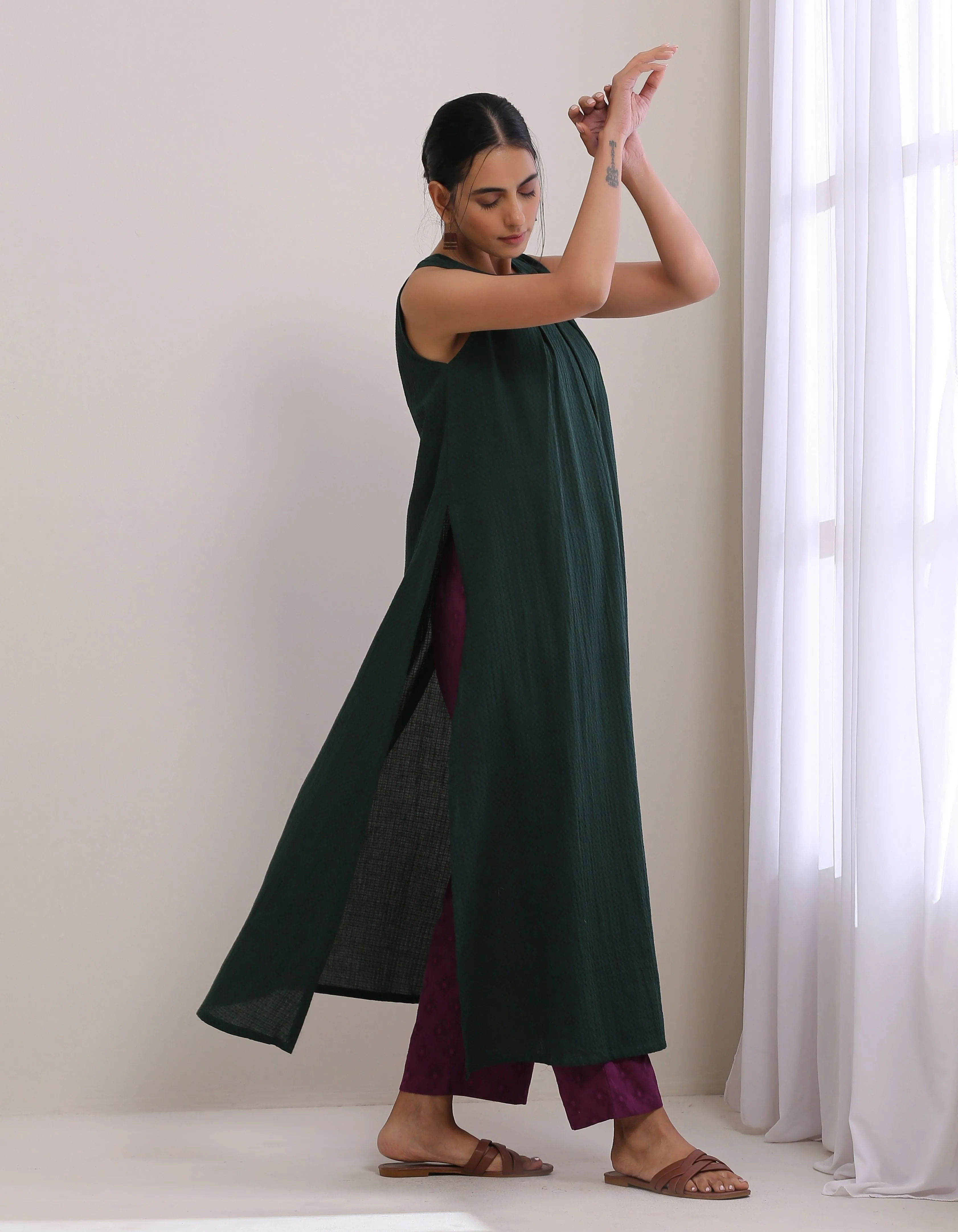 Dark Green Dobby Sleeveless Kurta Pant Set | Relove