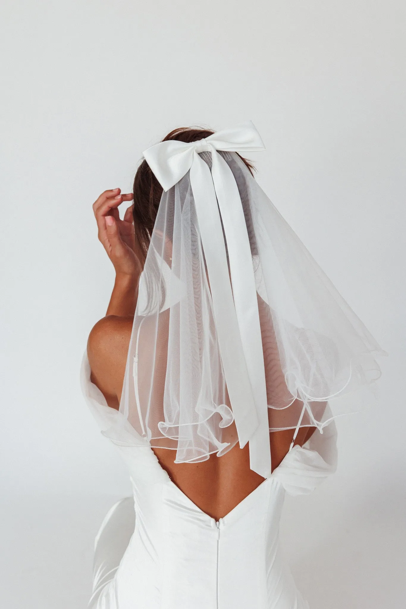 Florence Bow Bridal Veil White